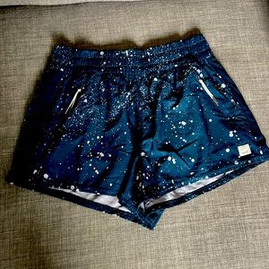 Vuori Dash Short - size small